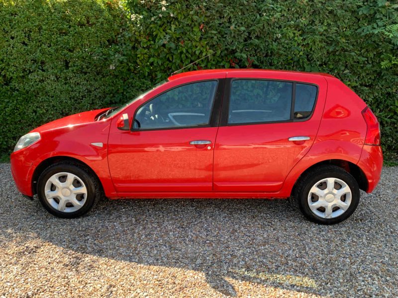 DACIA SANDERO 2010 1.4i 