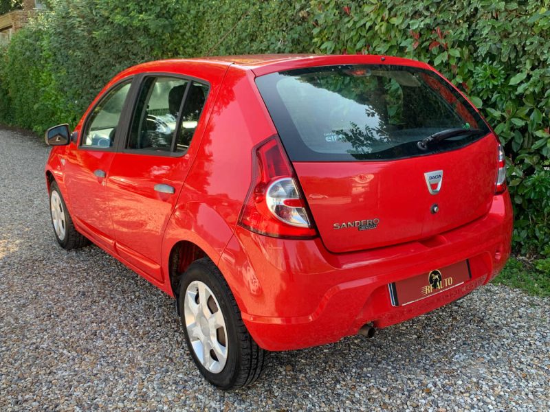 DACIA SANDERO 2010 1.4i 