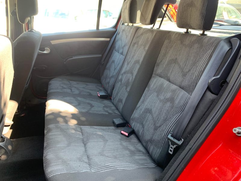 DACIA SANDERO 2010 1.4i 