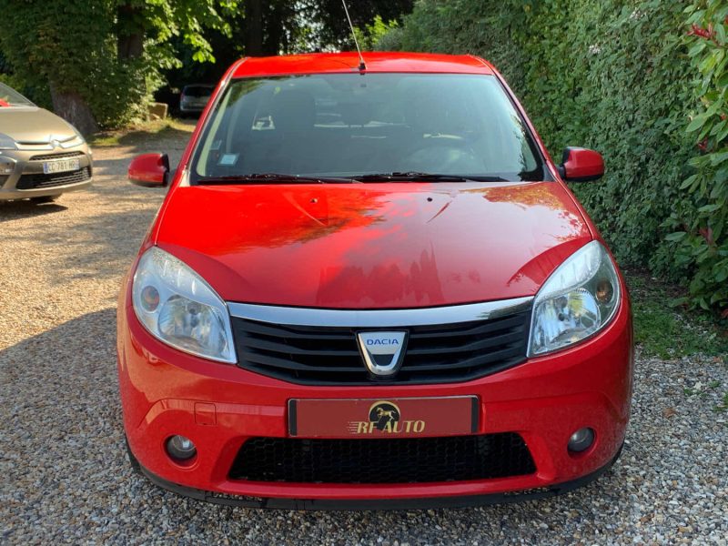 DACIA SANDERO 2010 1.4i 