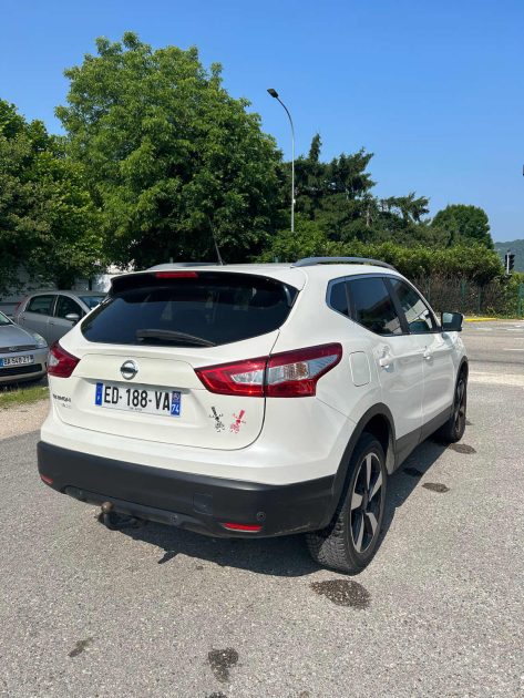 NISSAN QASHQAI 2016