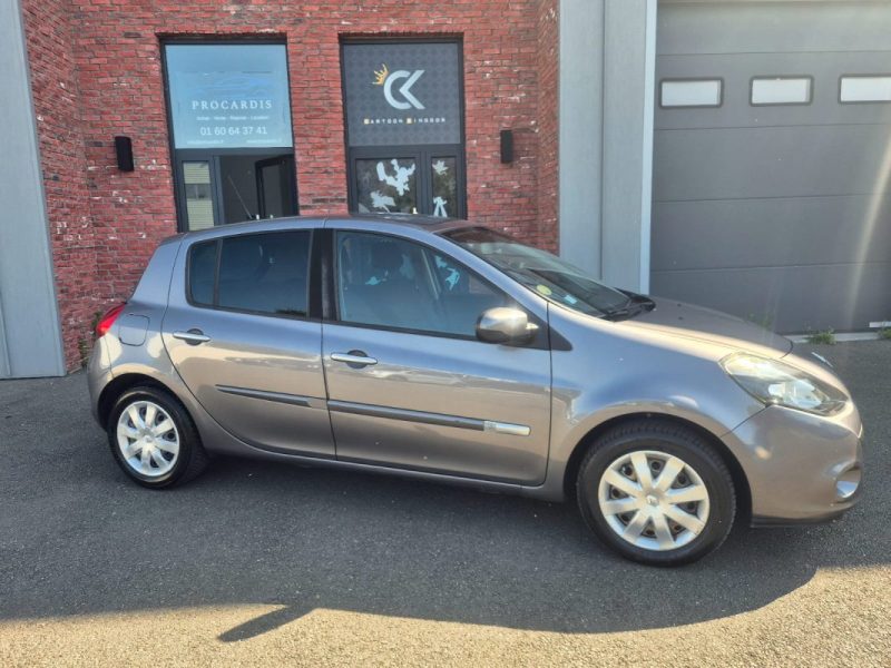 RENAULT CLIO 2010