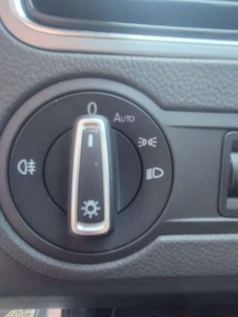 VOLKSWAGEN POLO 2016