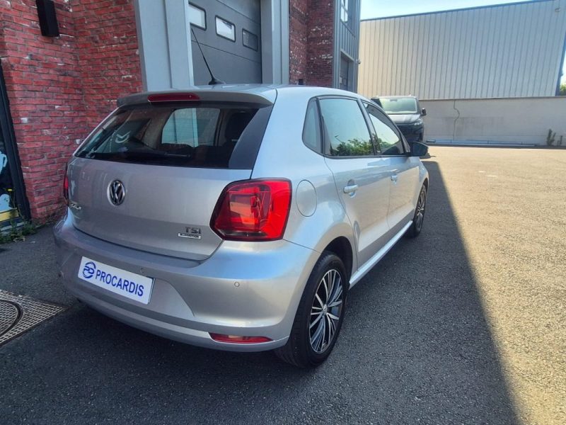 VOLKSWAGEN POLO 2016