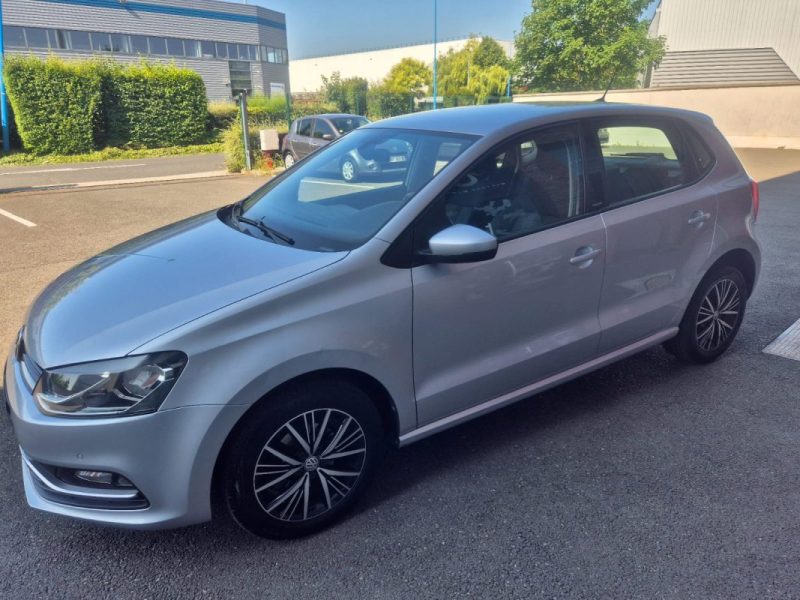 VOLKSWAGEN POLO 2016