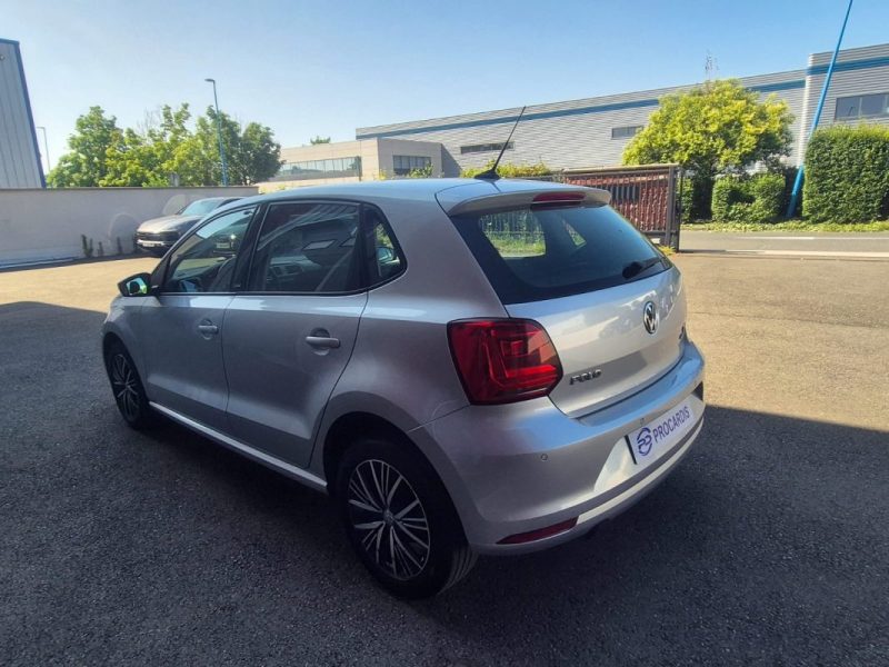 VOLKSWAGEN POLO 2016