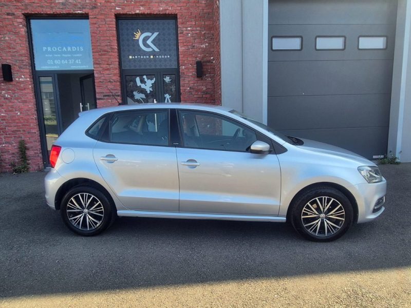 VOLKSWAGEN POLO 2016