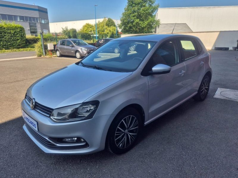 VOLKSWAGEN POLO 2016