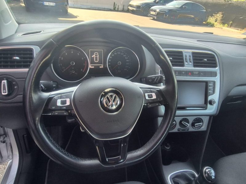 VOLKSWAGEN POLO 2016