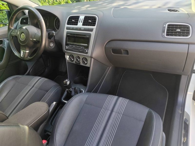 VOLKSWAGEN POLO 2012