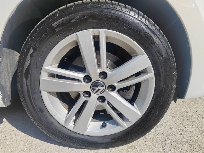 VOLKSWAGEN POLO 2012