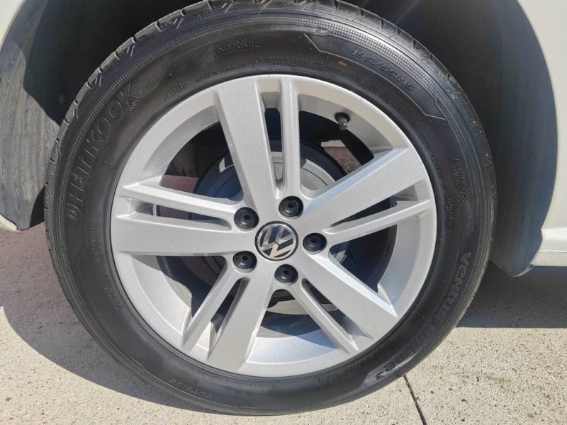 VOLKSWAGEN POLO 2012