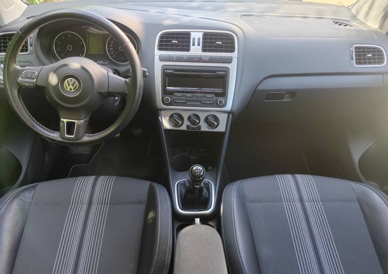 VOLKSWAGEN POLO 2012