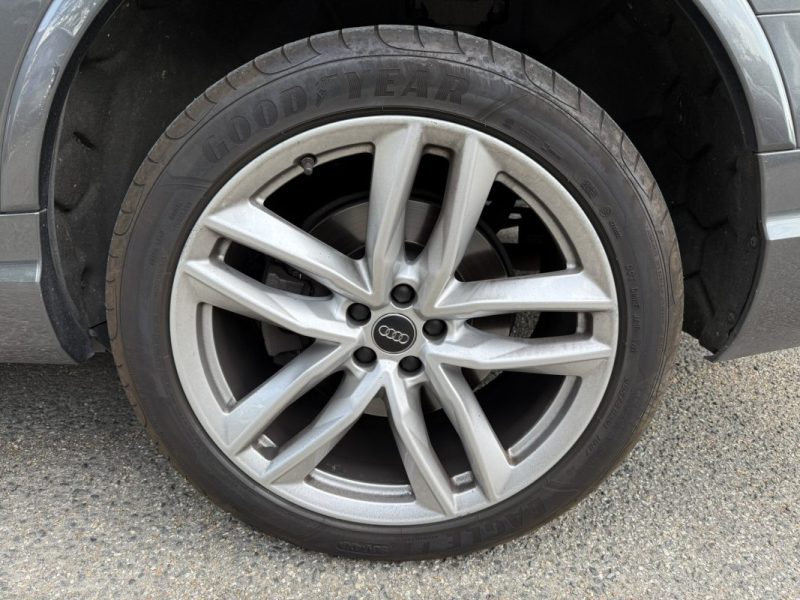 AUDI Q7 / 7 PLACES V6 QUATTRO 218cv S-LINE