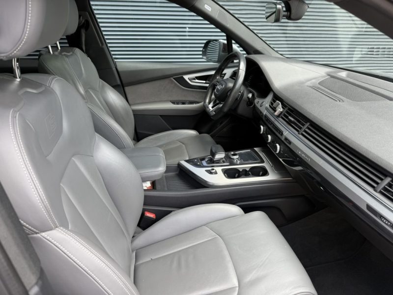 AUDI Q7 / 7 PLACES V6 QUATTRO 218cv S-LINE