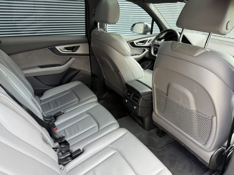 AUDI Q7 / 7 PLACES V6 QUATTRO 218cv S-LINE