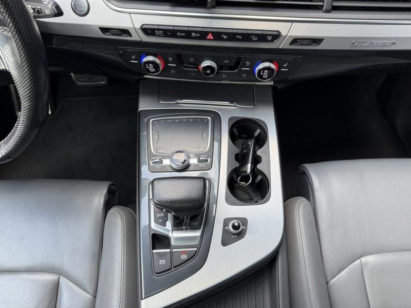 AUDI Q7 / 7 PLACES V6 QUATTRO 218cv S-LINE