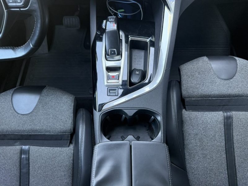 PEUGEOT 3008 120cv ACTIVE BUSINESS