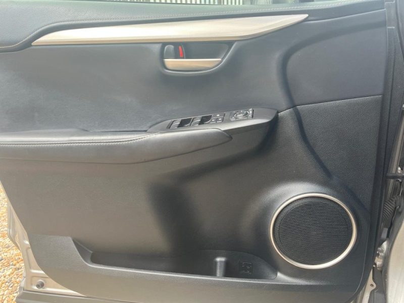 LEXUS NX300H AWD Luxe Pack Sécurité 02/2017