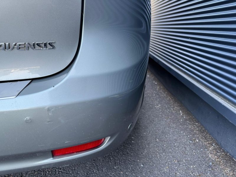 TOYOTA AVENSIS SW 2.0 126 ch Dynamic