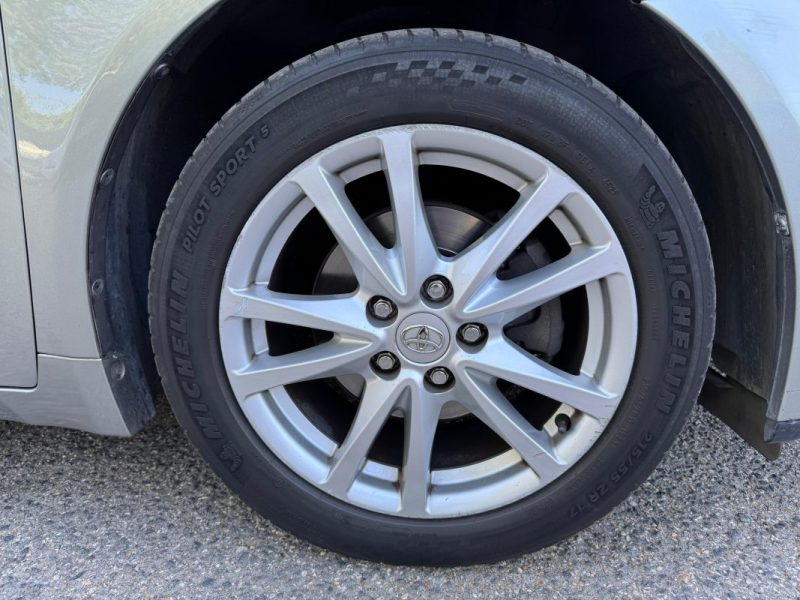 TOYOTA AVENSIS SW 2.0 126 ch Dynamic