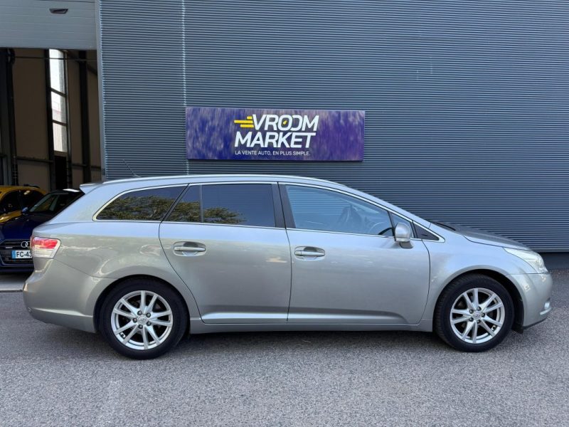 TOYOTA AVENSIS SW 2.0 126 ch Dynamic