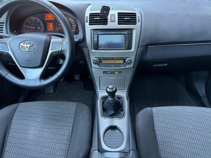 TOYOTA AVENSIS SW 2.0 126 ch Dynamic