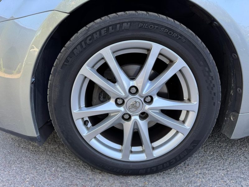 TOYOTA AVENSIS SW 2.0 126 ch Dynamic