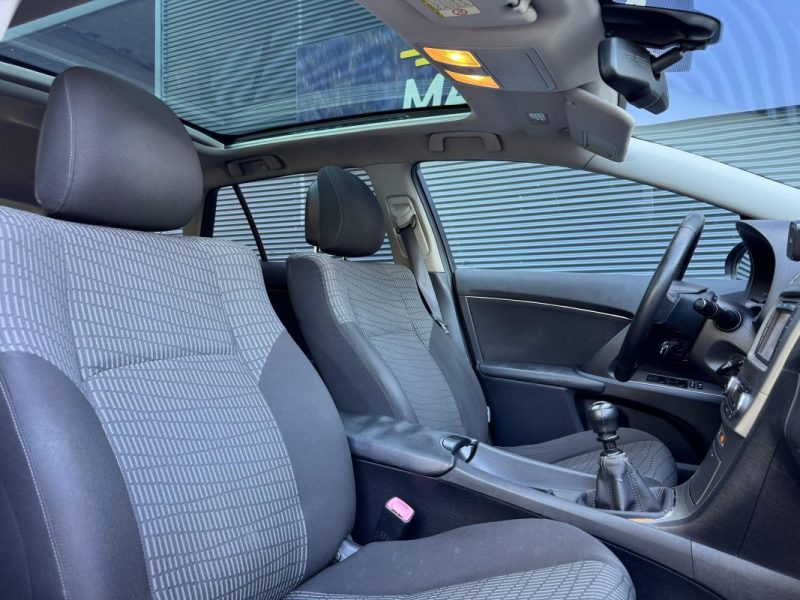 TOYOTA AVENSIS SW 2.0 126 ch Dynamic