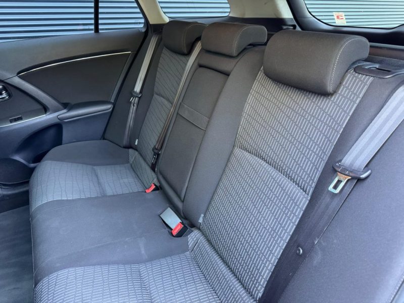 TOYOTA AVENSIS SW 2.0 126 ch Dynamic