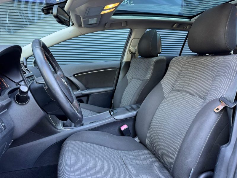 TOYOTA AVENSIS SW 2.0 126 ch Dynamic