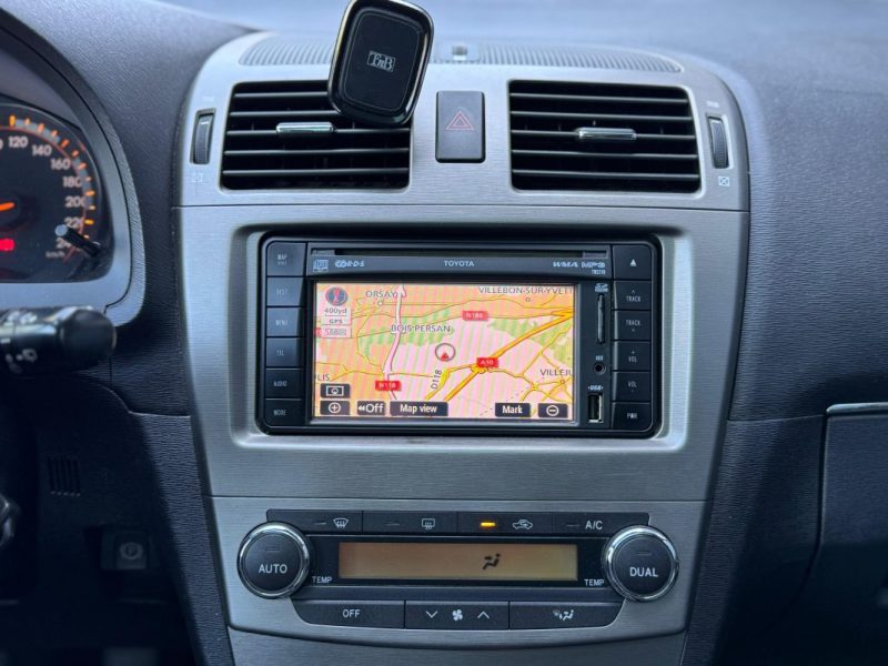 TOYOTA AVENSIS SW 2.0 126 ch Dynamic