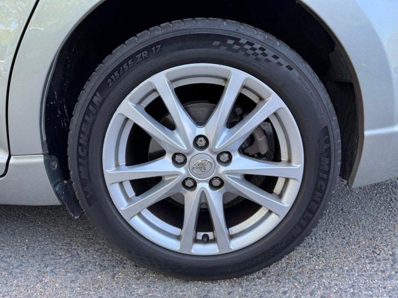 TOYOTA AVENSIS SW 2.0 126 ch Dynamic