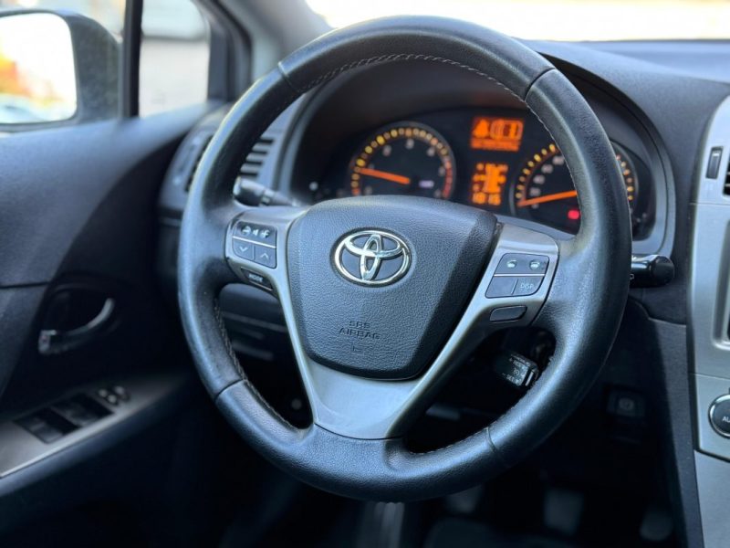 TOYOTA AVENSIS SW 2.0 126 ch Dynamic