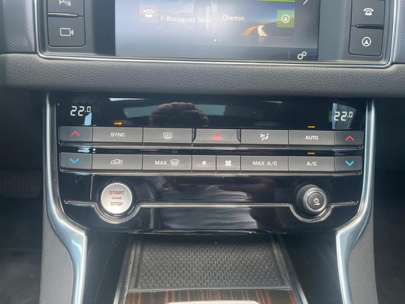 JAGUAR XF  2.0D 180cv