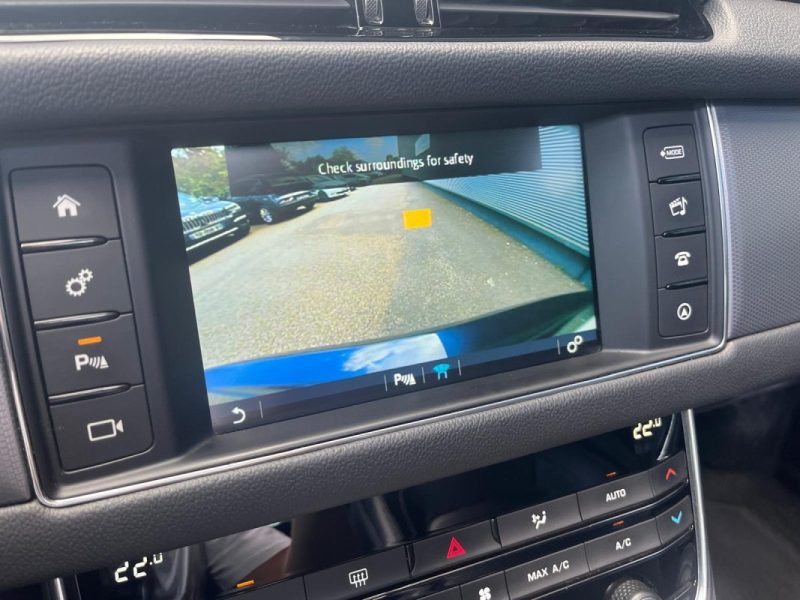 JAGUAR XF  2.0D 180cv