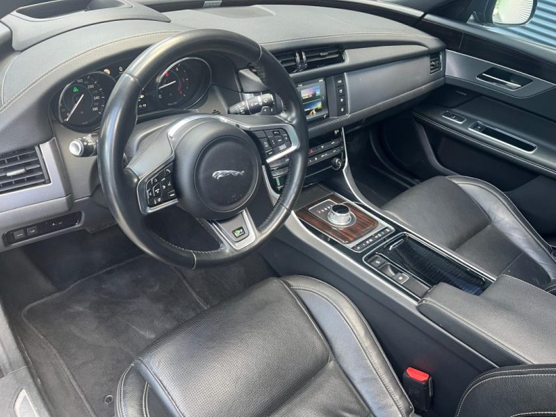 JAGUAR XF  2.0D 180cv