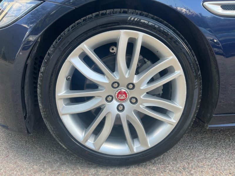 JAGUAR XF  2.0D 180cv