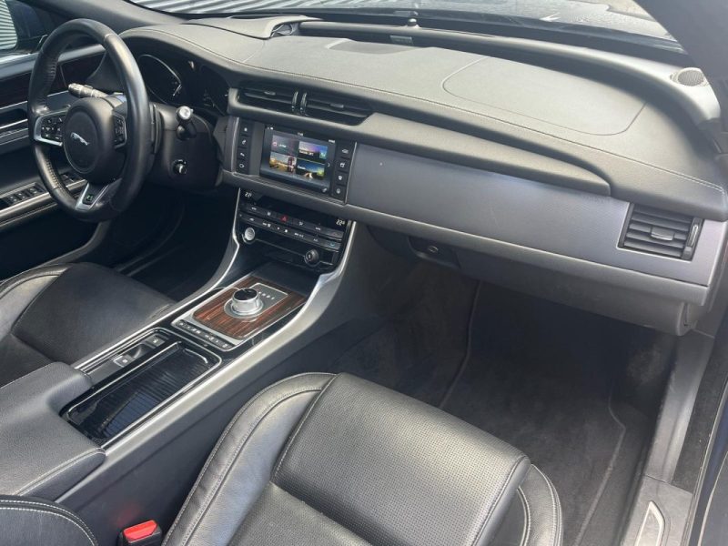 JAGUAR XF  2.0D 180cv