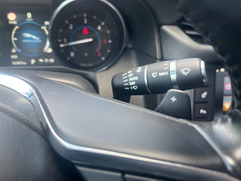 JAGUAR XF  2.0D 180cv