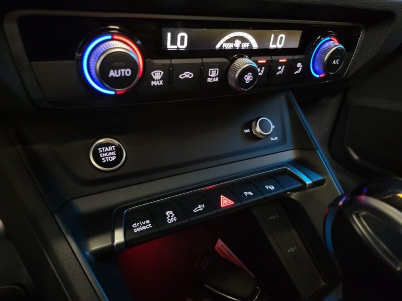 AUDI Q3 SPORTBACK 45 TFSi E 245cv HYBRID RECHARGEABLE E-TRON S-LINE / TOIT OUVRANT / CARPLAY / ANGLE