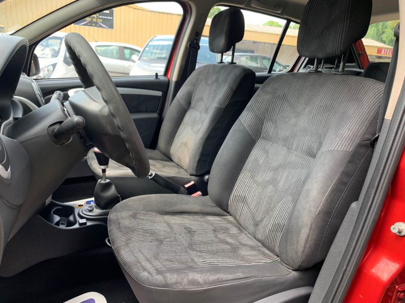 DACIA SANDERO 2009 1.4i