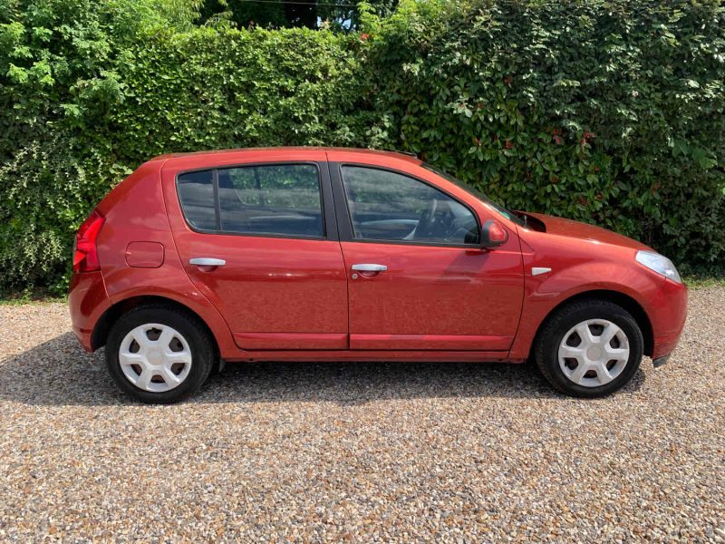 DACIA SANDERO 2009 1.4i