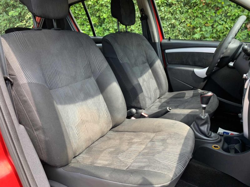 DACIA SANDERO 2009 1.4i