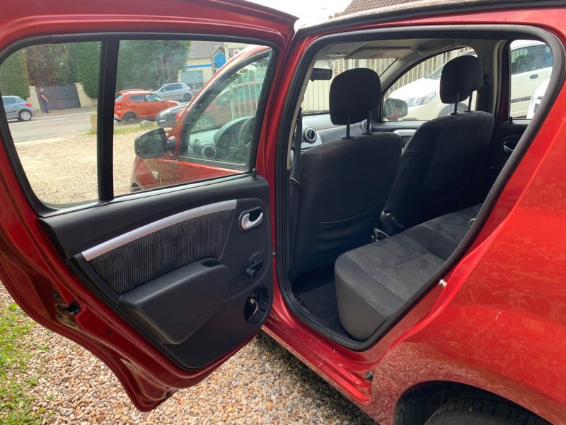 DACIA SANDERO 2009 1.4i