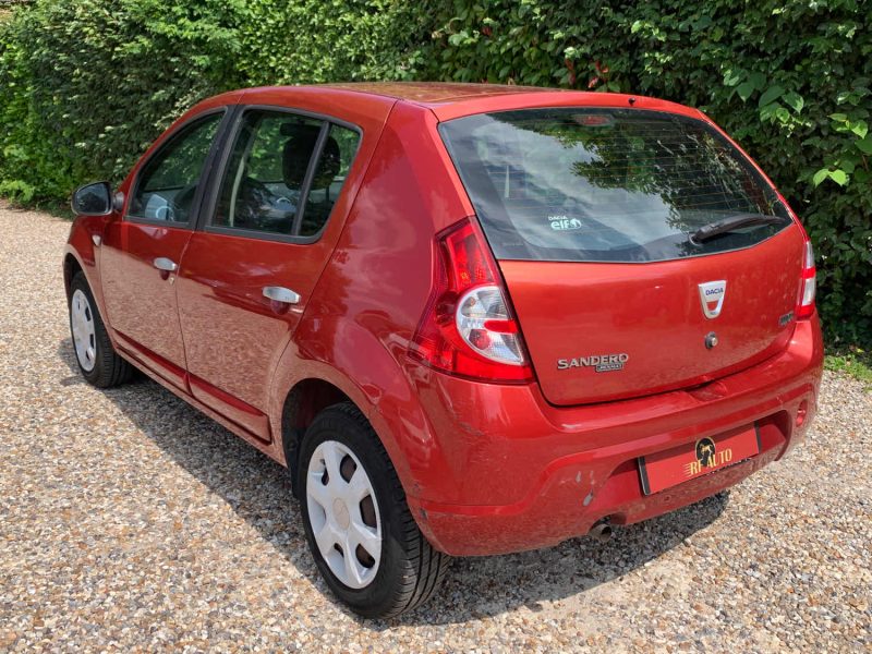 DACIA SANDERO 2009 1.4i