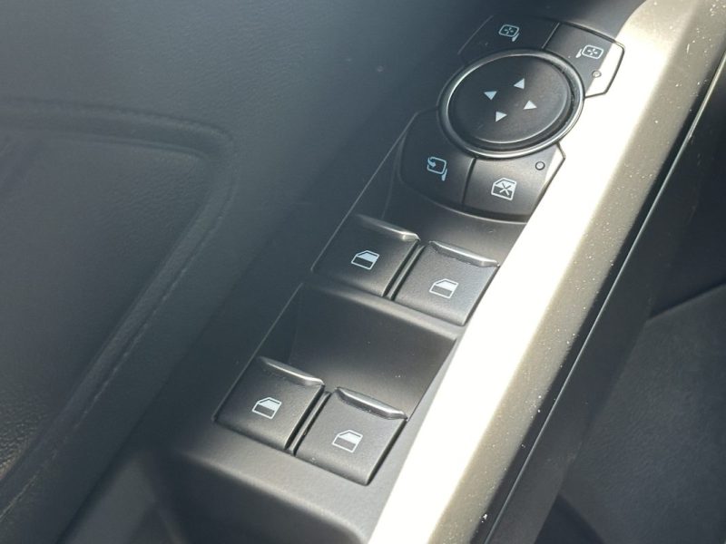 FORD FOCUS ST Line BANG & OLUFSEN / SUIVI COMPLET FORD