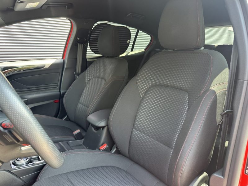 FORD FOCUS ST Line BANG & OLUFSEN / SUIVI COMPLET FORD