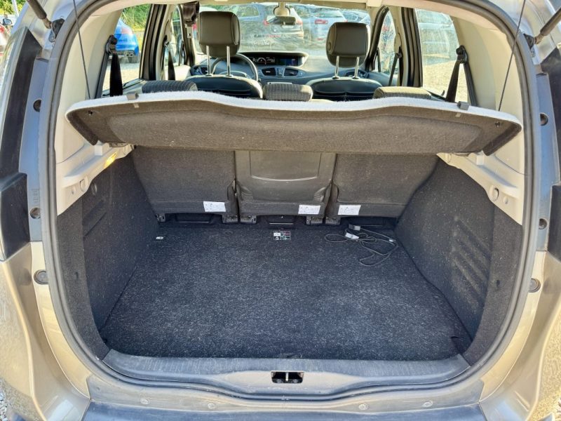 RENAULT MEGANE SCENIC 2012