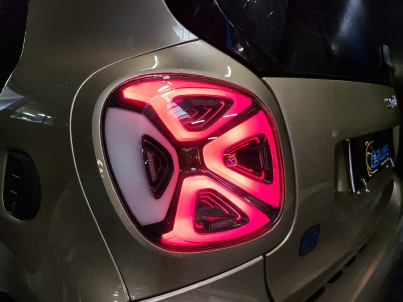 SMART FORTWO Coupé EQ 82 CV PRIME / TOIT PANORAMIQUE + SIEGEES CUIR CHAUFFANTS /